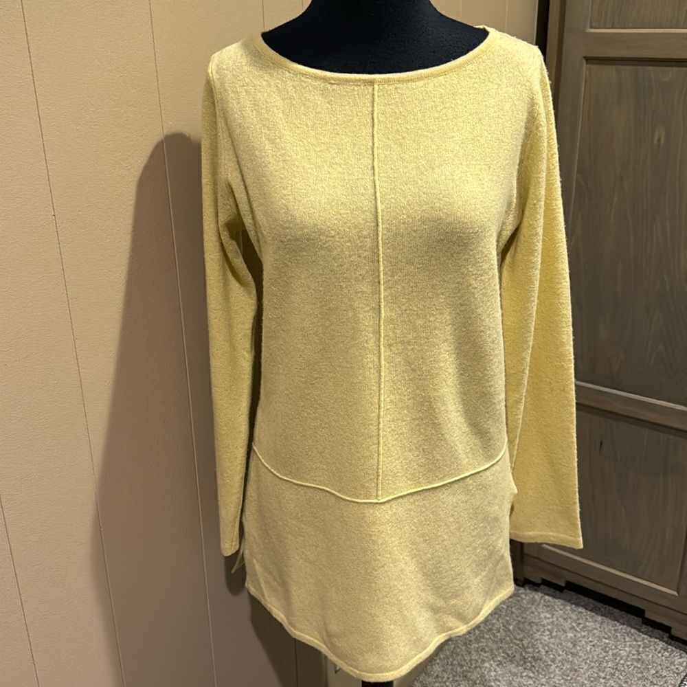 BETTA pale yellow merino wool/cashmere/viscose/nylon sectioned long sweater. NWT